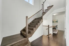 Airy Nest - 4 Beds, 2.5 Baths, 2 Park - Image 4