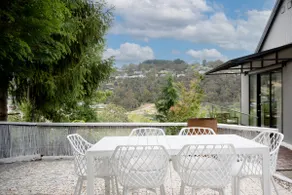 Hilltop Hideaway - Walk to Cataract Gorge - Image 5
