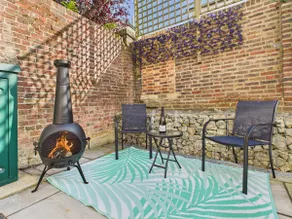 Modern Townhouse with Garden and Log Fire - Image 3