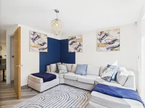Modern Townhouse with Garden and Log Fire - Image 4