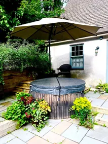Glen Hollow Guest House: Hot Tub/Sauna+Waterfall! - Image 5