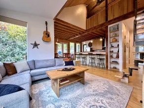 Eclectic Japandi-inspired home - Walk to town - Image 2