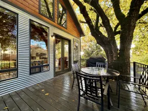 Eclectic Japandi-inspired home - Walk to town - Image 3