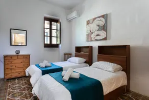 Cosy 3BR Maltese Townhouse - Close to Valletta by Isola360 - Image 3