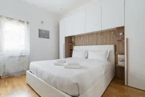Cozy and modern apartment in Corvetto - Image 3