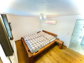 Sunny 2-room apartment with direct mountain views - Image 4