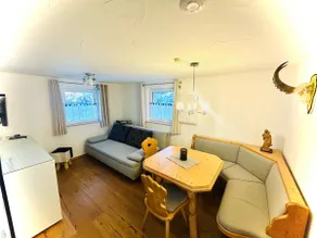 Sunny 2-room apartment with direct mountain views - Image 2