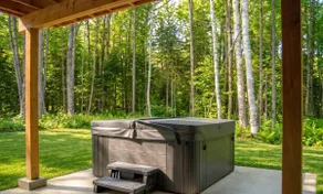 Spa Pool Table & Comfort - Chalet le Barista - Image 5