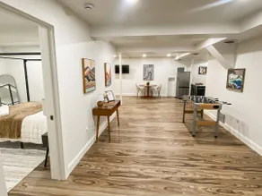 Cozy Private Suite Near Waterfront & Restaurants - Image 5