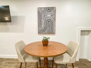 Cozy Private Suite Near Waterfront & Restaurants - Image 4
