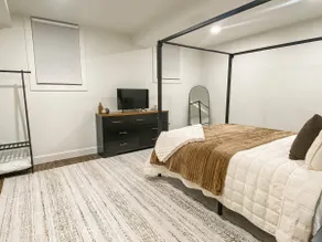 Cozy Private Suite Near Waterfront & Restaurants - Image 2