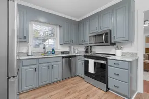 Cozy Family Cottage ~ Prime Location - Image 5
