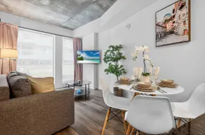 MTL Dowtown | Luxury 1 Bedroom Apartment - Image 4