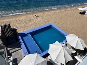 Beautiful accommodation right on the beach, enjoy the day - Image 4