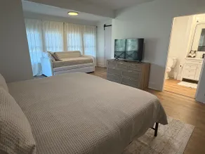 Prime Location! Spacious Family-Friendly Home - Image 5