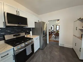 Retro-Modern Gem in the Heart of Bay View +Parking - Image 3