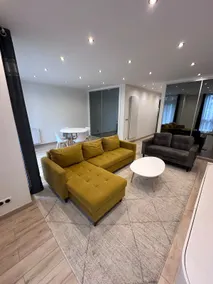 The Urban Jewel – Chic and Soothing 2-room apartment with balcony - Image 3
