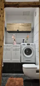 Charming Altbau Loft Design Bathroom Netflix & Laundry - Image 4