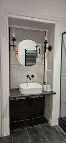 Charming Altbau Loft Design Bathroom Netflix & Laundry - Image 5
