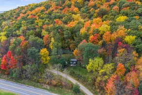 The Overlook Couples Tiny Cabin-HotTub-Firepit - Image 5
