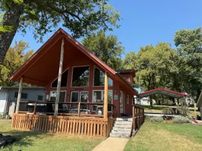 Lakefront Cabin - huge Dock & Private Slip - Image 2