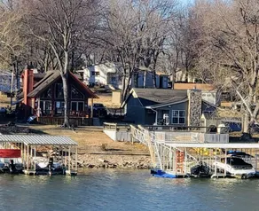Lakefront Cabin - huge Dock & Private Slip - Image 5