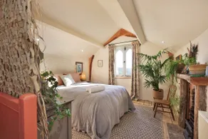 Secluded Hilltop Retreat • Nr Redbank • Epic Views - Image 3