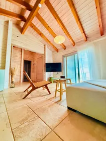 The Handcrafted Cabin - Image 5