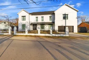 Majestic 6BR Sleeps 24 w BBQ/Hot Tub/Skyline View - Image 3