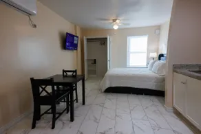 Unit #13 Palisades Heights Pads - Image 4