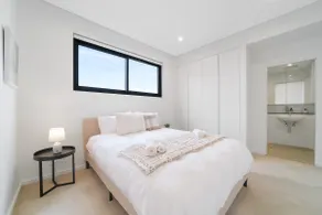 Sydney Two-Level 3BDR 3BATH near CBD & Olympic Park - Image 2