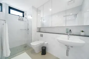 Sydney Two-Level 3BDR 3BATH near CBD & Olympic Park - Image 3