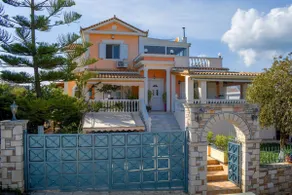 Matina's Family House with your Private Jacuzzi! - Image 2
