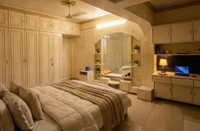 Live in the Heart of Bollywood Lokhandwala Andheri - Image 2