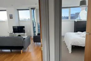 Modern 2-Bed Apartment in York City Centre - Steps from Minster and Shambles - Image 3