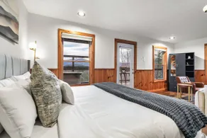 Epic Couples Getaway• Epic Mountain Views• HotTub - Image 4