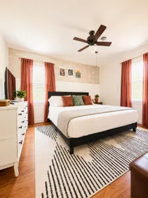 Red Roof Midtown Ranch, pet friendly, king bed. - Image 4