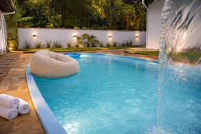 Guest House Retreat Downtown With Pool - Image 5