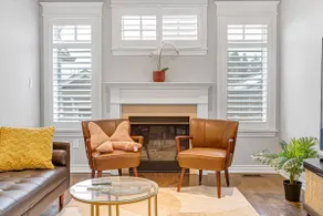 Spacious 5BR Richmond Hill Home •Sleeps 10•Parking - Image 5