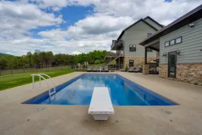 Luxurious, Game Room, Hot Tub, Espresso, Fire pit - Image 2