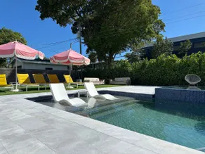 Casa Solea Cozy Private Pool Home in Miami - Image 2