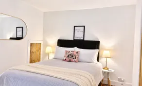 Secret City Cottage • Peaceful • Private Garden • - Image 3