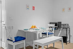 Beautiful Family Suite w/ Backyard Picnic & Games - Image 5