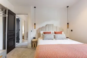 Luxury 4-Bedroom Hove Retreat with Free Parking - Image 3