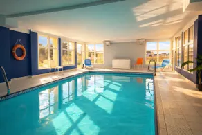 Land and Wine - Swimming Pool, Sauna & Air Conditioning - Image 2