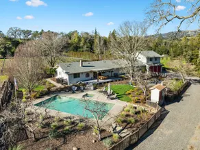 The Estate House at Zoella Vineyard. Pool & Spa! - Image 3