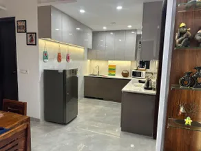 Luxury 3BHK, Walk to Yashobhoomi, 10 Min Airport - Image 5