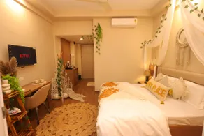 Nestia Stay Near Expo Mart & Metro Pari Chowk - Image 4