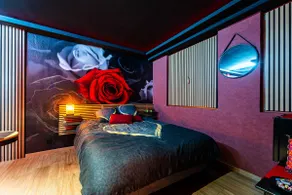Love Room with Hot Tub & Sauna – An Unforgettable Night - Image 3
