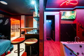 Love Room with Hot Tub & Sauna – An Unforgettable Night - Image 4
